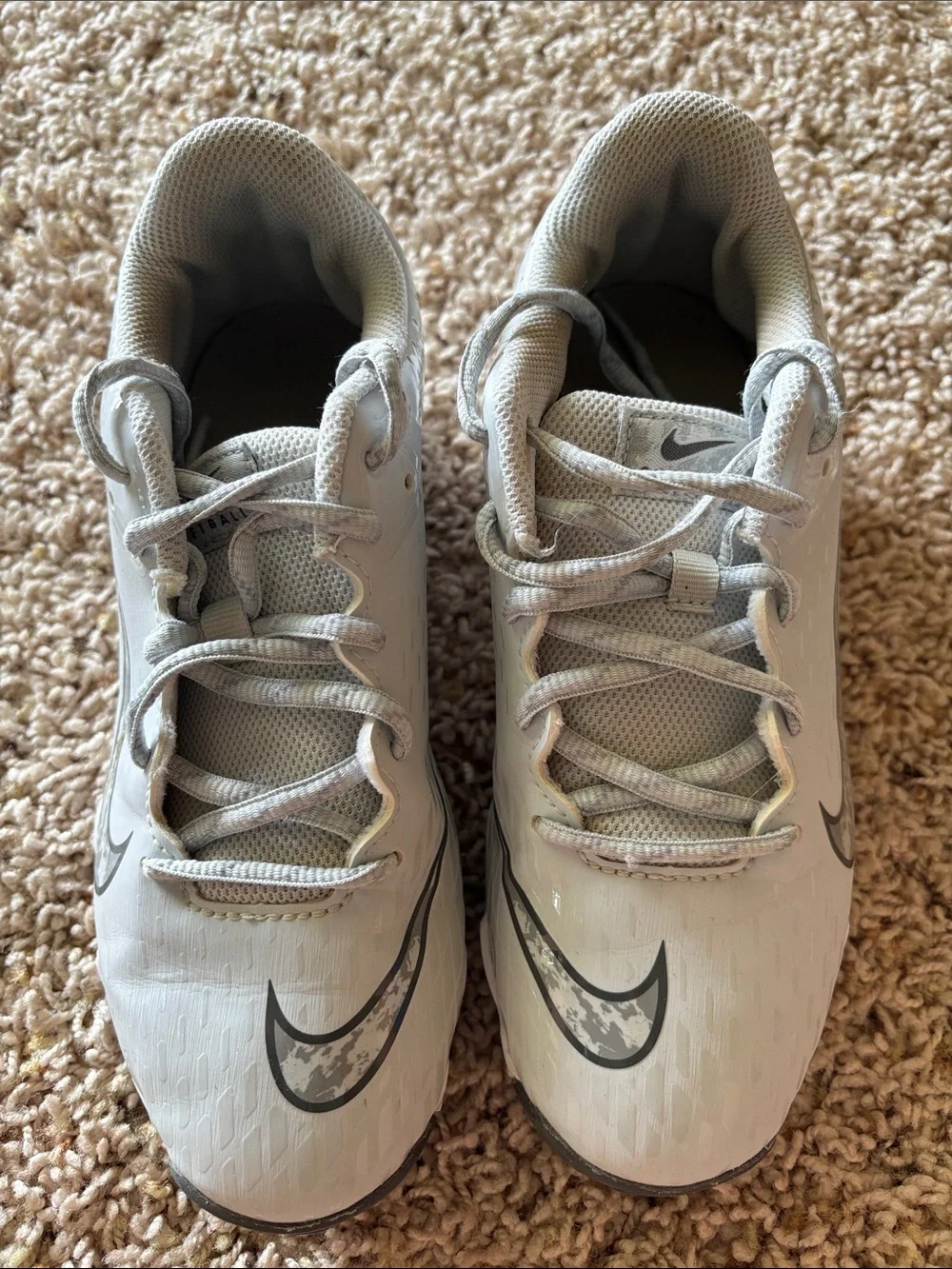 Nike Kids White and Gray Softball Cleats